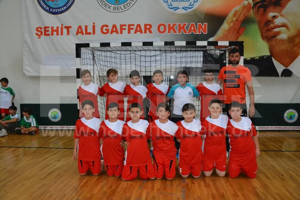 Haber: Hendek’te 16 Demir Adam’dan Hentbol Şenliği - Galeri-13