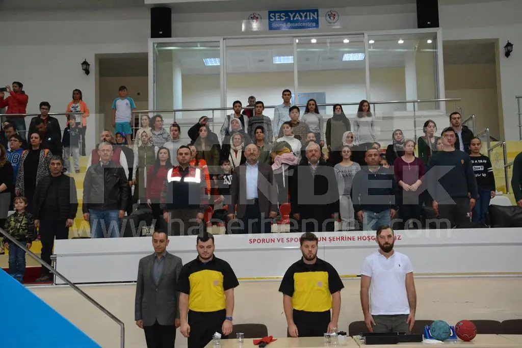 Haber: Hendek’te 16 Demir Adam’dan Hentbol Şenliği - Galeri-4