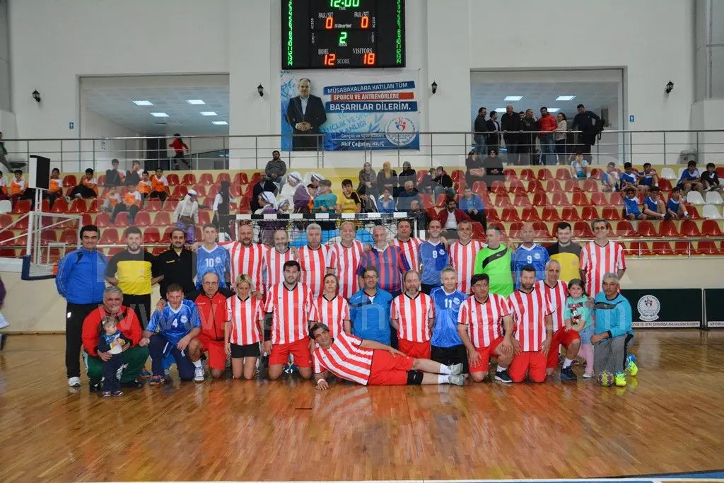 Haber: Hendek’te 16 Demir Adam’dan Hentbol Şenliği - Galeri-9