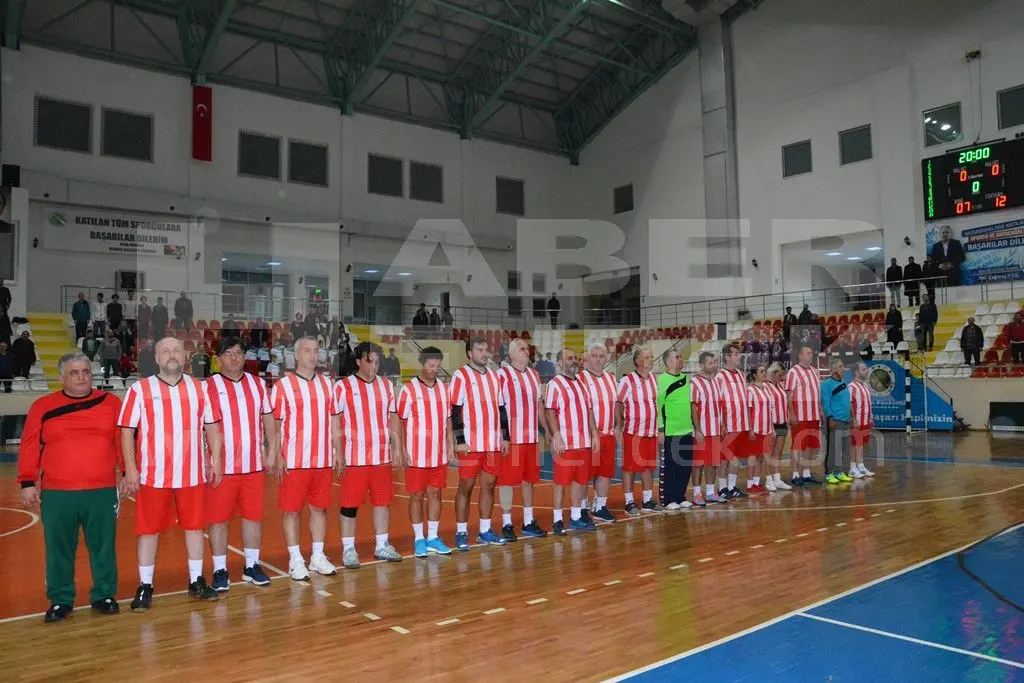 Haber: Hendek’te 16 Demir Adam’dan Hentbol Şenliği - Galeri-6