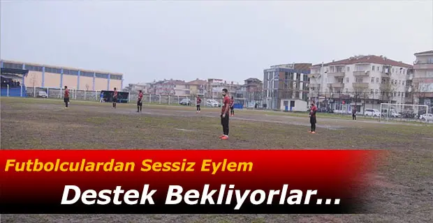 Haber: Futbolcular Sessizlik Eylemi Yaparak Dikkat Çektiler - Öne Çıkan