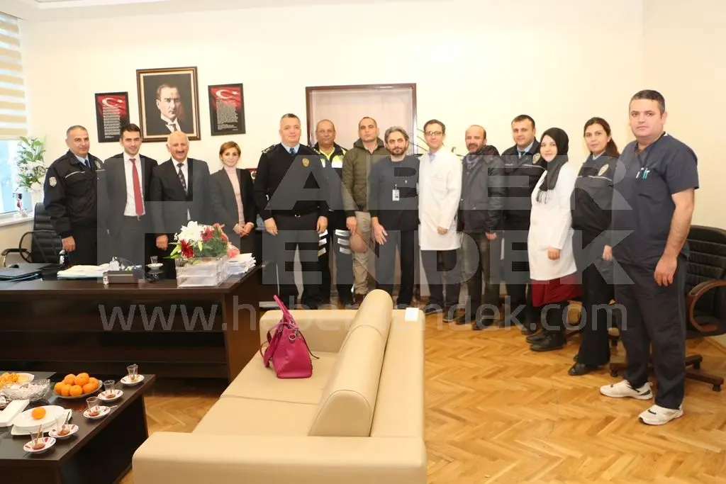 Haber: Hendek Emniyetten Hastaneye Teşekkür Ziyareti - Galeri-3