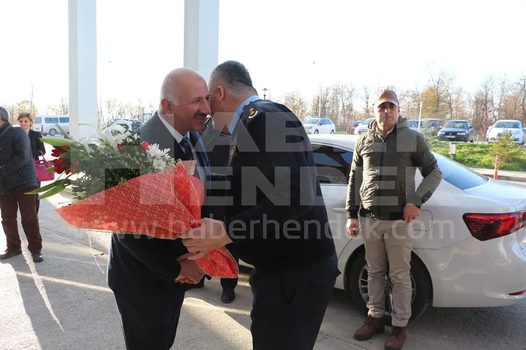 Haber: Hendek Emniyetten Hastaneye Teşekkür Ziyareti - Galeri-4