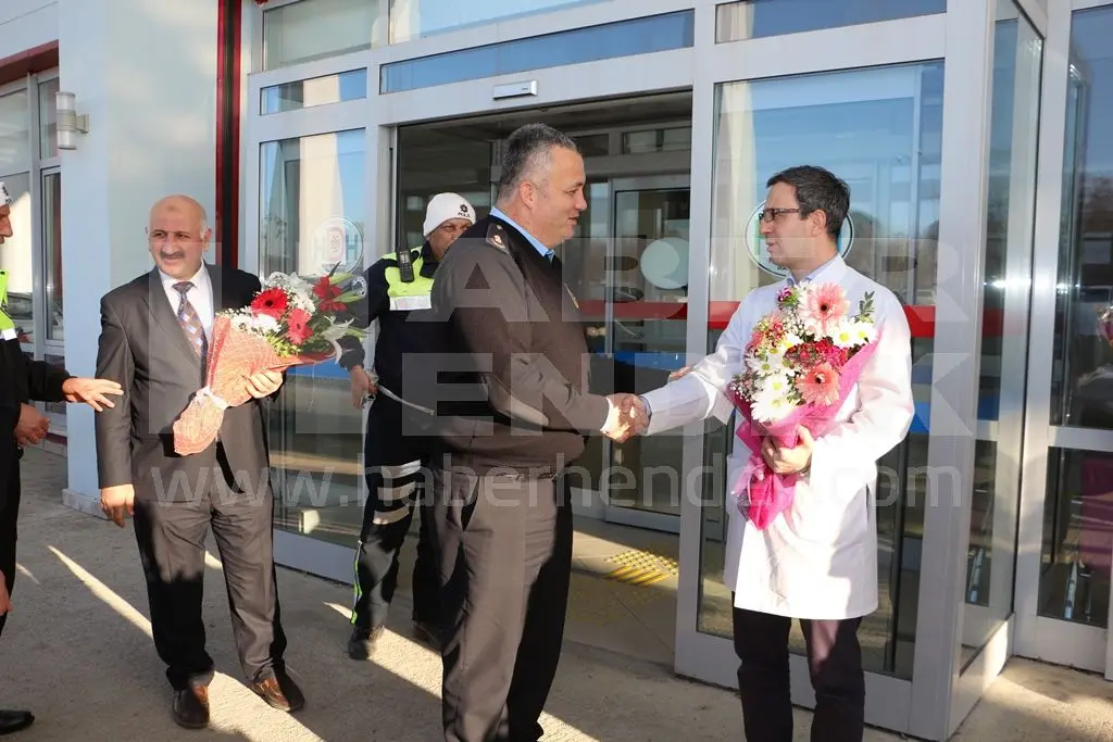 Haber: Hendek Emniyetten Hastaneye Teşekkür Ziyareti - Galeri-5
