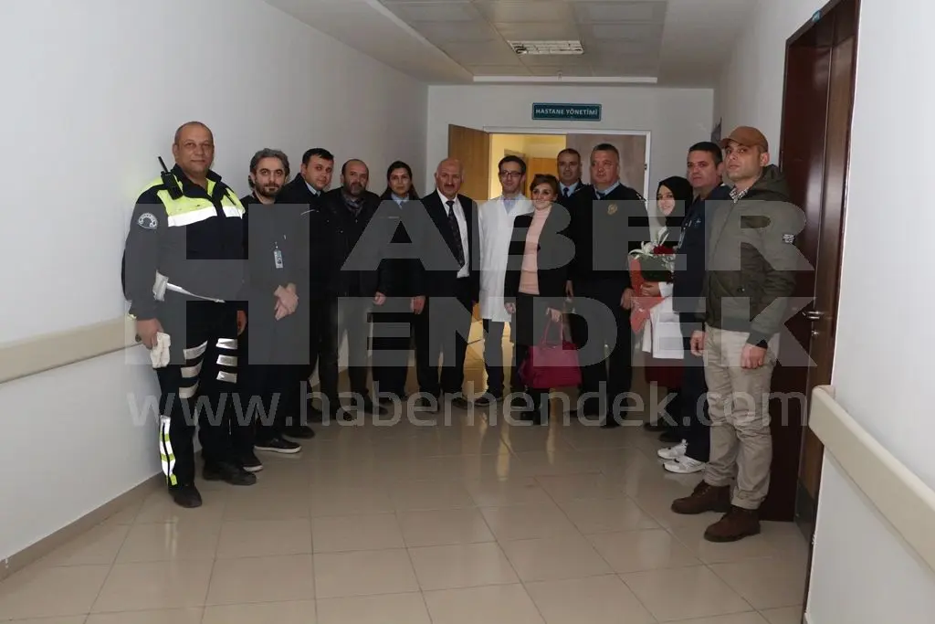 Haber: Hendek Emniyetten Hastaneye Teşekkür Ziyareti - Galeri-2