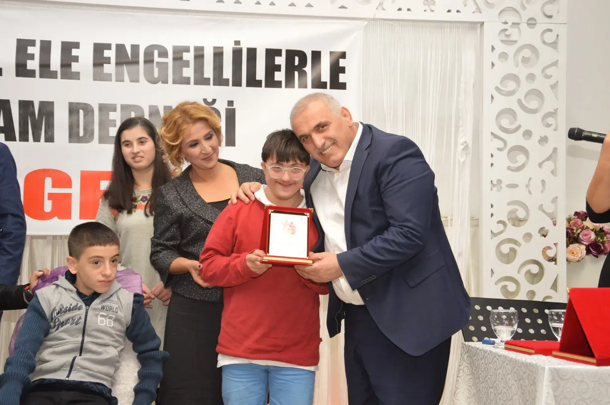 Haber: Hendek El Ele Engelliler Yaşam Derneğinden güzel bir gece - Galeri-7