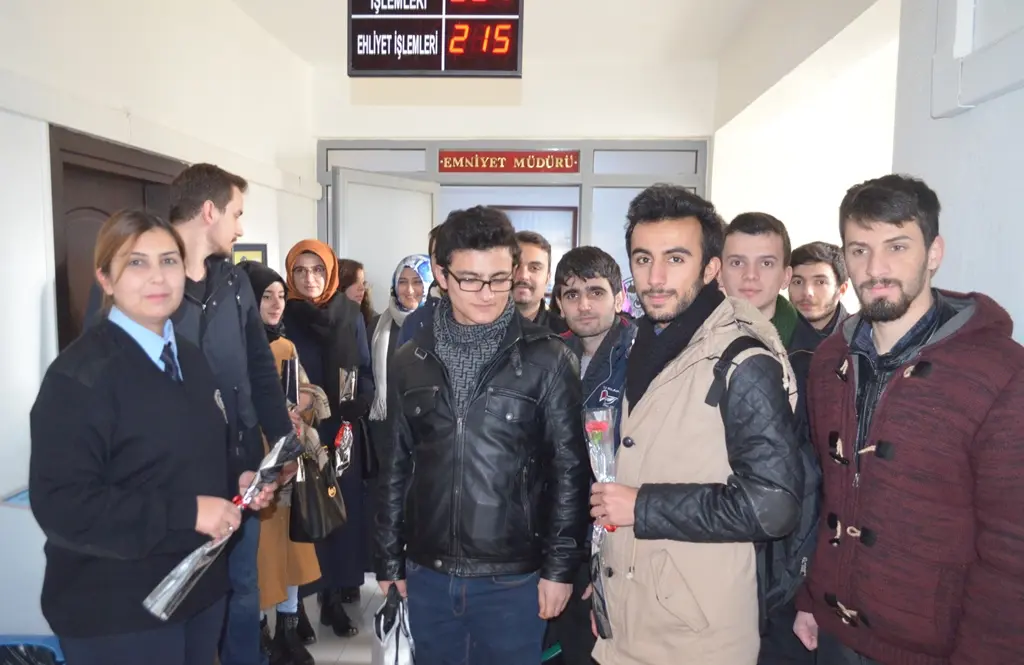 Haber: ÜNİVERSİTE CAMİASI DA TAZİYEDE BULUNDU - Galeri-1