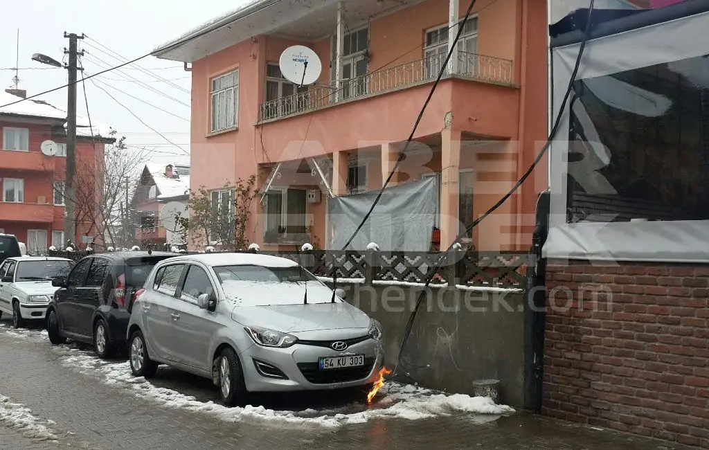 Haber: Yanmaya Başlayan Ana Hat Elektrik Kablosu Korkuttu - Galeri-3