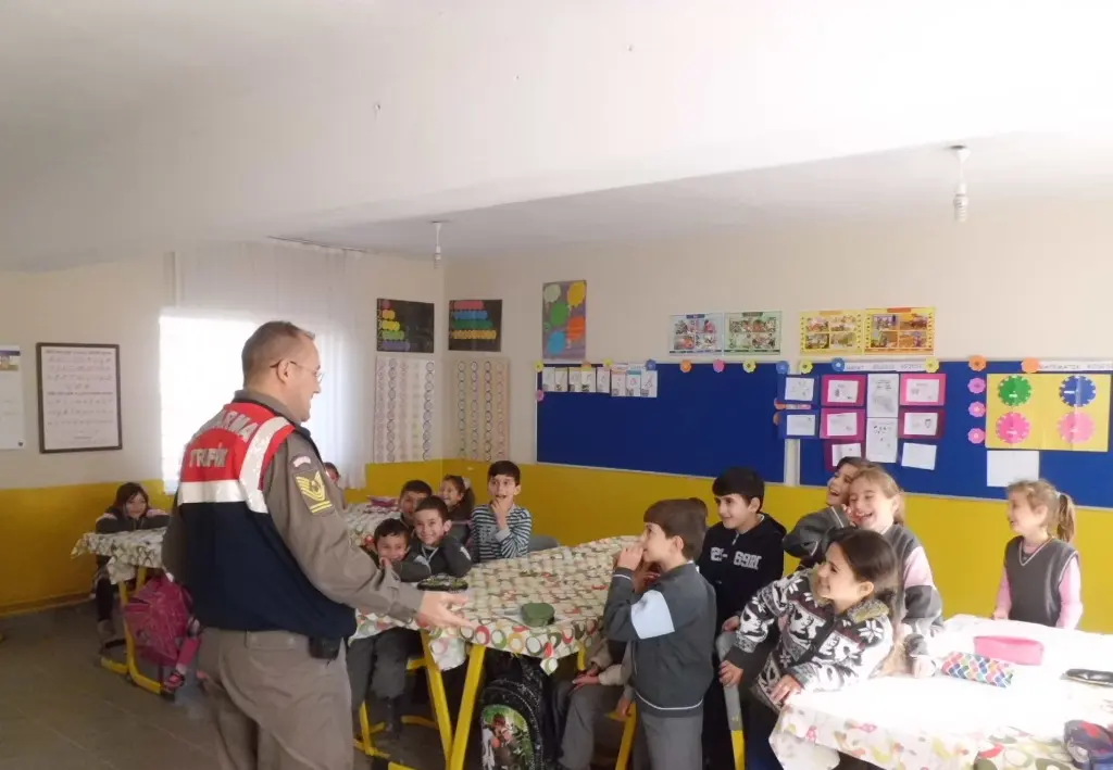 Haber: Jandarma’dan Öğrencilere Trafik Semineri - Galeri-1