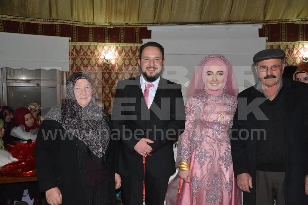 Haber: Yener ve Rabia Evlilik Yolunda İlk Adımı Attı - Galeri-4