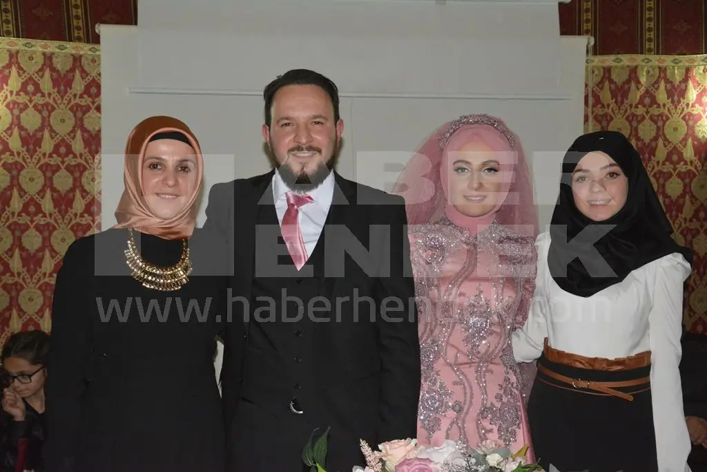 Haber: Yener ve Rabia Evlilik Yolunda İlk Adımı Attı - Galeri-1
