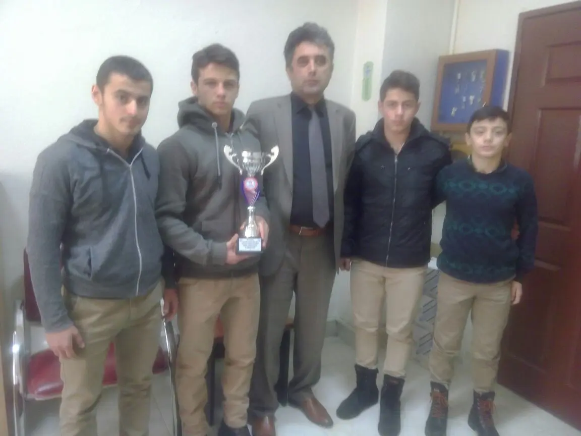 Haber: Osmangazi Teknik Lise’den 3 altın bir gümüş madalya - Galeri-1