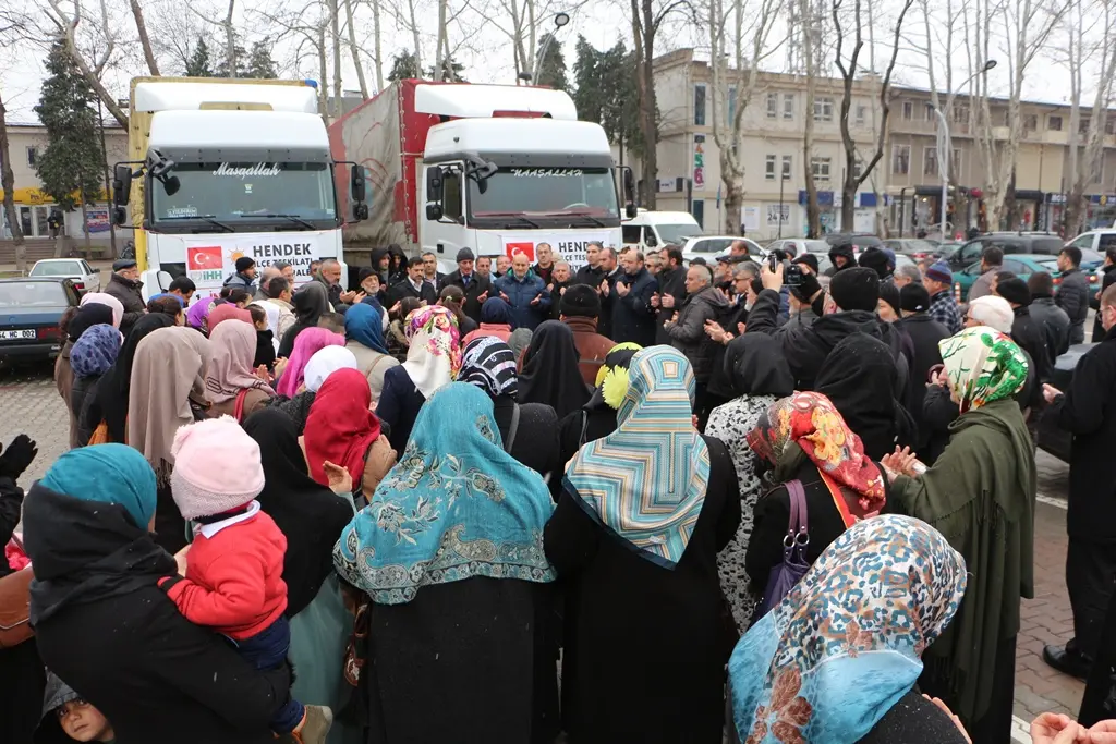 Haber: HALEP’E YARDIM TIR’LARI YOLA ÇIKTI - Galeri-1