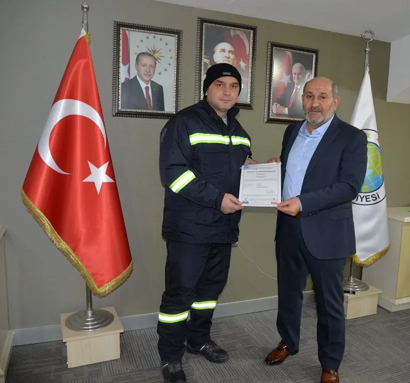 Haber: İşçiler Mesleki Yeterlilik Belgelerini aldı - Galeri-1