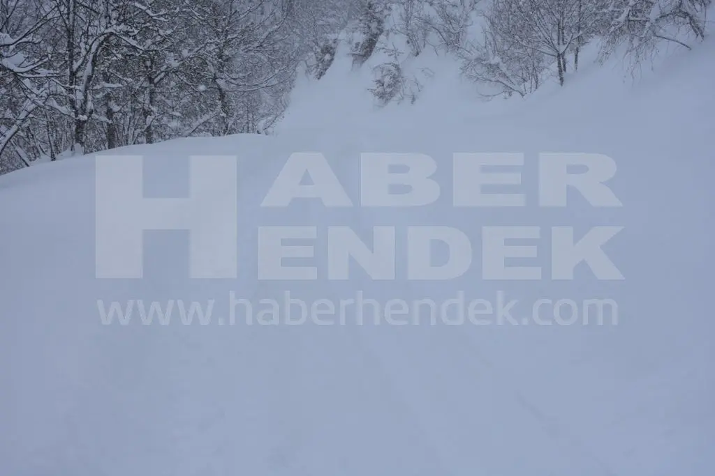 Haber: Zirvede Kar 1 Metreye Yaklaştı - Galeri-2