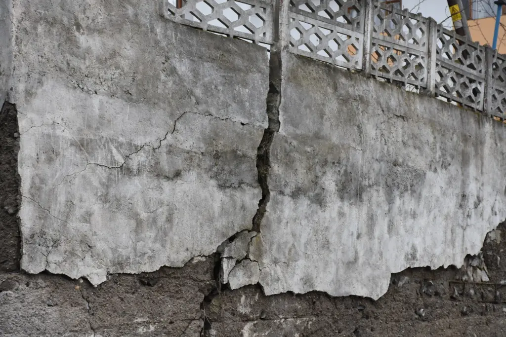 Haber: O Duvar Tehlike Saçmaya Devam Ediyor - Galeri-1