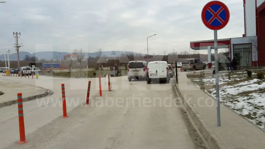 Haber: TRAFİK SORUNU HASTANEYEDE ULAŞTI - Galeri-2