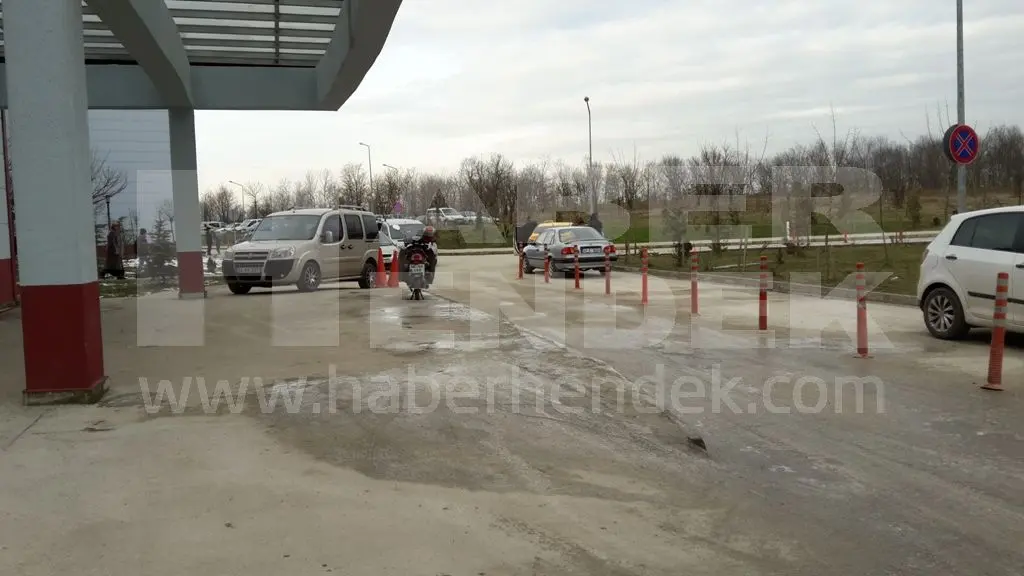 Haber: TRAFİK SORUNU HASTANEYEDE ULAŞTI - Galeri-1