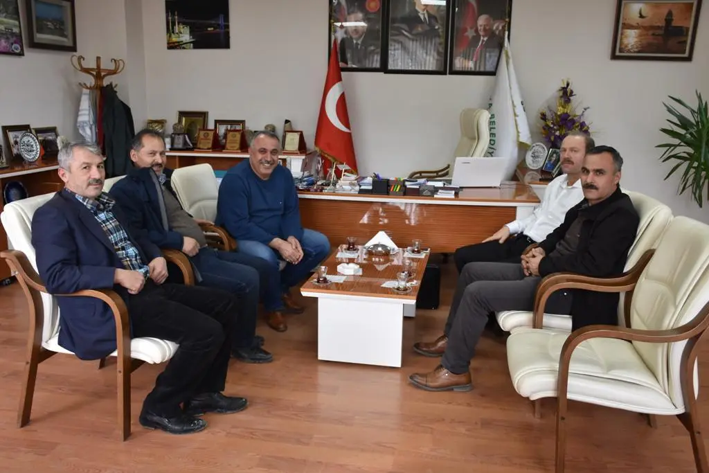 Haber: DİKMEN’DEN AKBULUT’A ZİYARET - Öne Çıkan