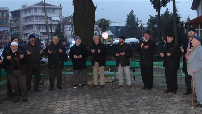 Haber: HENDEK MÜFTÜLÜĞÜ UMRECİLERİNİ UĞURLADI - Galeri-2