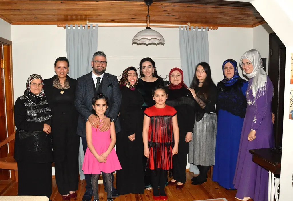 Haber: Mine ve Ömer Evlilik Yolunda İlk Adımı Attı - Galeri-8