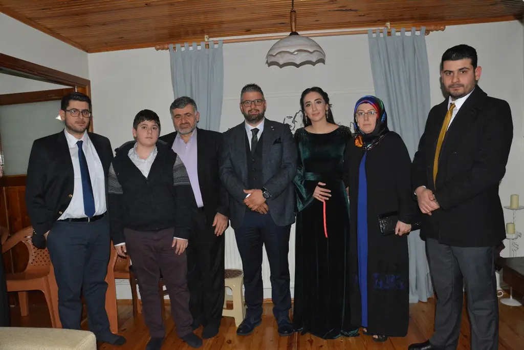 Haber: Mine ve Ömer Evlilik Yolunda İlk Adımı Attı - Galeri-6