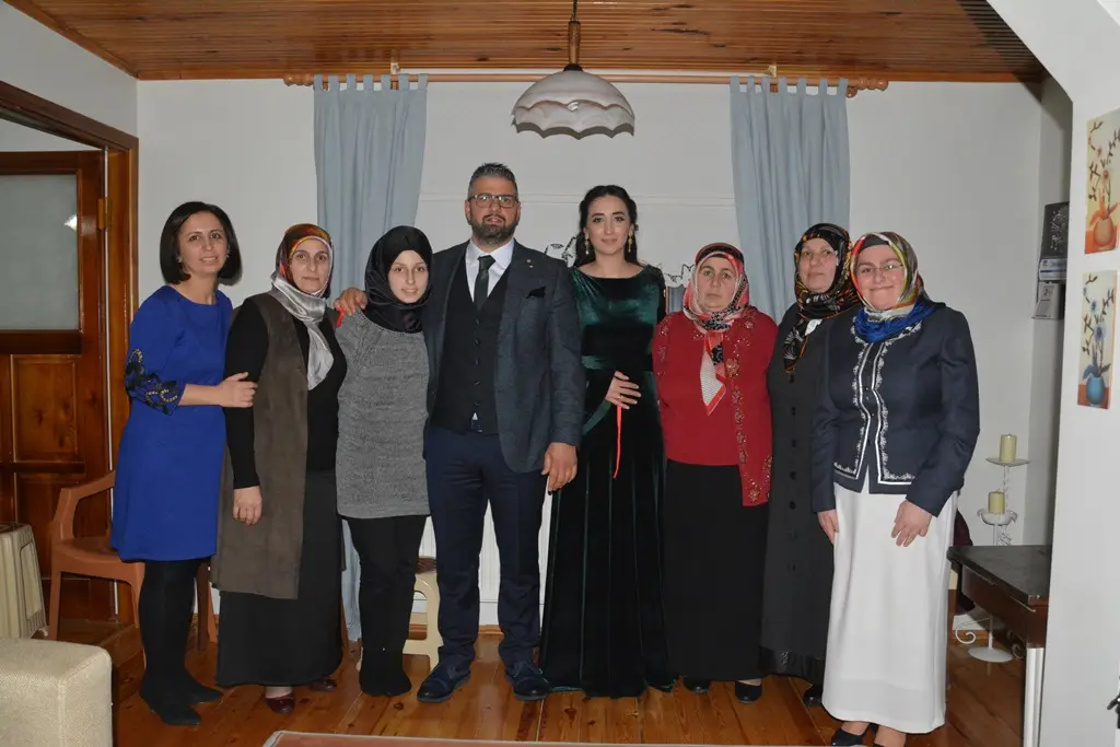 Haber: Mine ve Ömer Evlilik Yolunda İlk Adımı Attı - Galeri-7