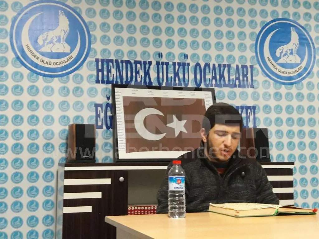 Haber: Ülkücüler Şehitler İçin Kuran Okuyarak Dua Etti - Galeri-1