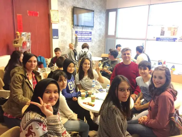 Atikehanım Anadolu Lisesi Kültür Arası Köprü Kurdu