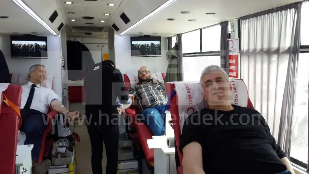 Haber: Babaoğlu ve Bağdatlı Kan Bağışında Bulundu - Galeri-2