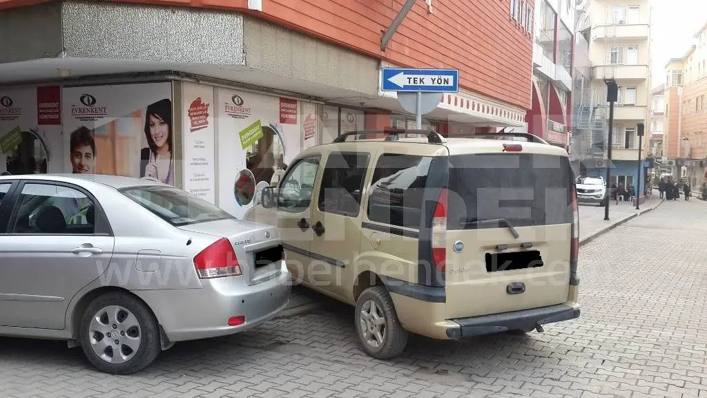 Haber: Vatandaş ve Öğrenciler Nereden Yürüyecek - Galeri-3