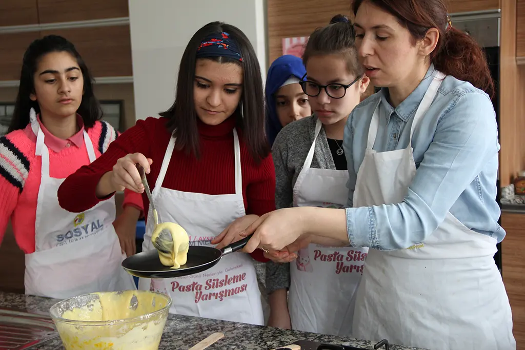 Haber: Çocuklar SGM’de ‘Glutensiz Waffle’ yaptılar - Galeri-1