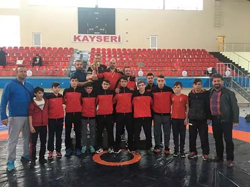 Haber: Hendek Erciyes’in zirvesine çıktı - Galeri-2