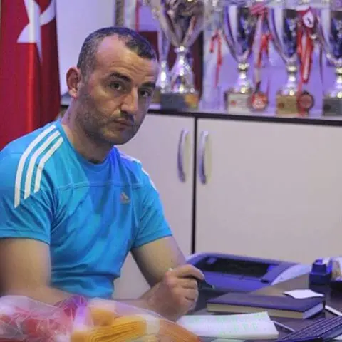 Haber: Hendek’li Karate Antrenörü Sefa Sınır Dışı Edildi - Öne Çıkan
