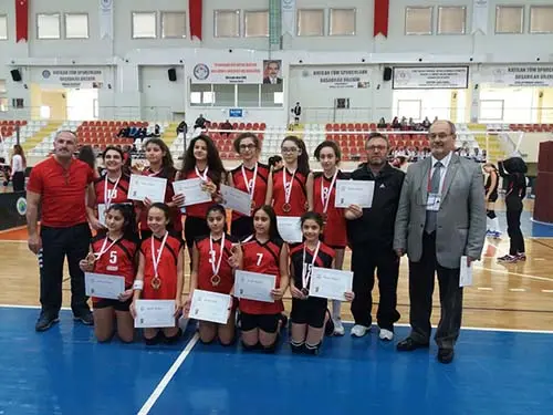 Haber: KÜÇÜKLER VOLEYBOL MÜSABAKALARI SONA ERDİ - Galeri-1