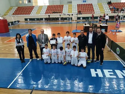 Haber: KÜÇÜKLER VOLEYBOL MÜSABAKALARI SONA ERDİ - Galeri-3