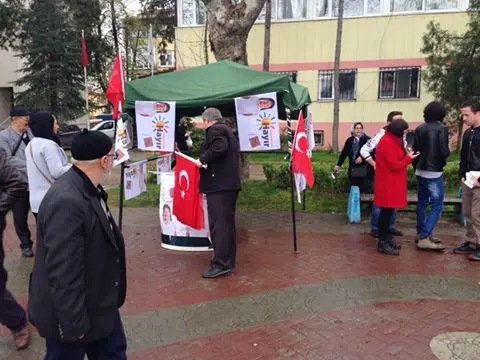 Haber: CHP Gençliğinin Açtığı Standa Saldırı - Öne Çıkan