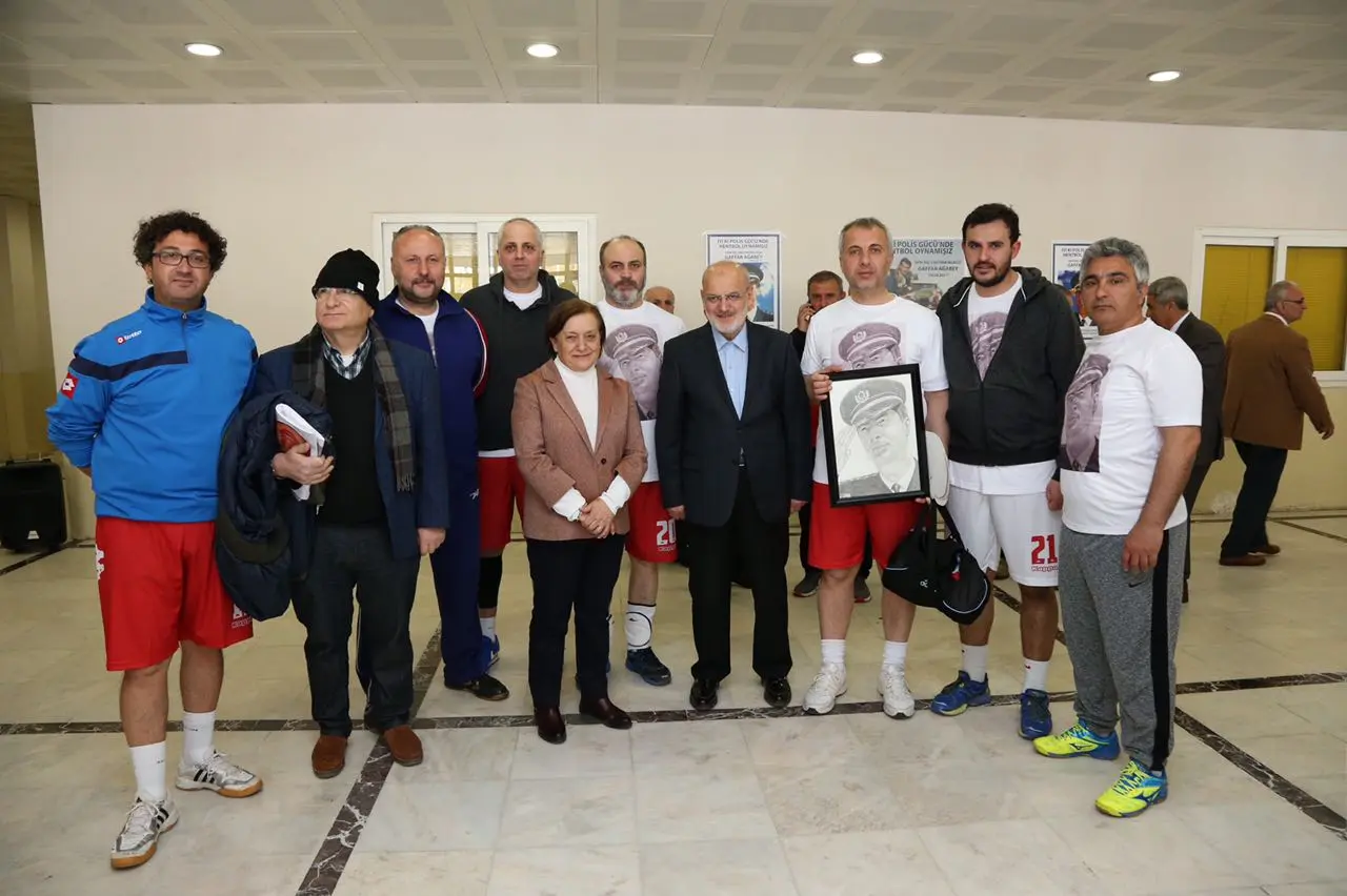 Haber: Hendek’li Hentbolcular Gaffar Okkan Turnuvasına Katıldı - Galeri-2