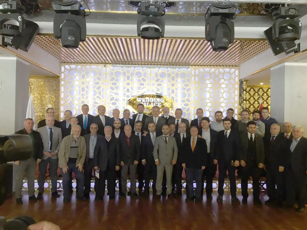 Haber: DİKMEN MUHTARINA ALTIN ROZET - Galeri-1