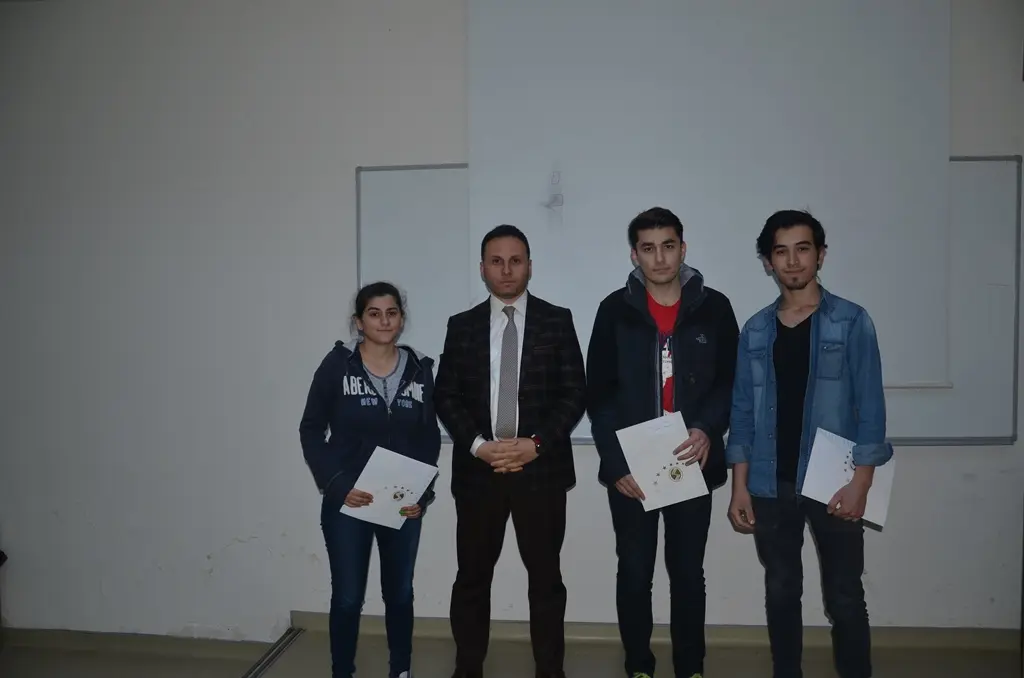 Haber: Hendek MYO Onur Öğrencileri Törenle Belgelerini Aldı - Galeri-2