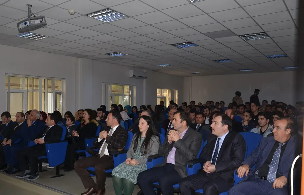 Haber: Hendek MYO Onur Öğrencileri Törenle Belgelerini Aldı - Galeri-1