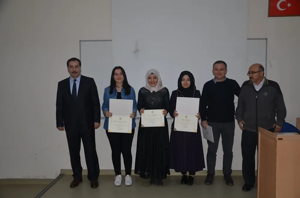 Haber: Hendek MYO Onur Öğrencileri Törenle Belgelerini Aldı - Galeri-3