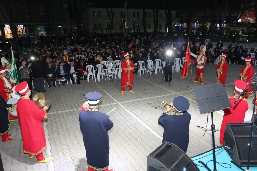 Haber: MİLLİ BİRLİK GECESİNE YOĞUN İLGİ - Galeri-1