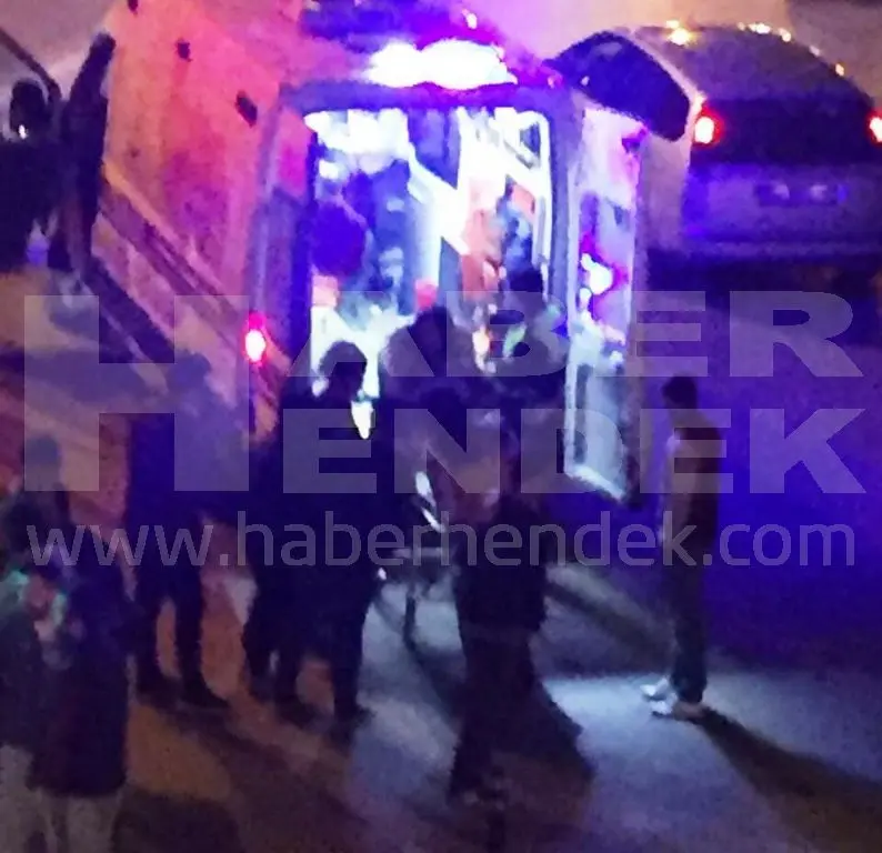 Haber: Hendek’te Kaza Dört Yaralı - Galeri-2