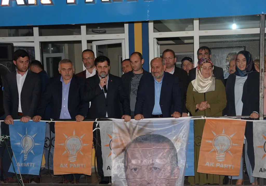 Haber: Hendek’te “ EVET “  kutlaması - Galeri-1
