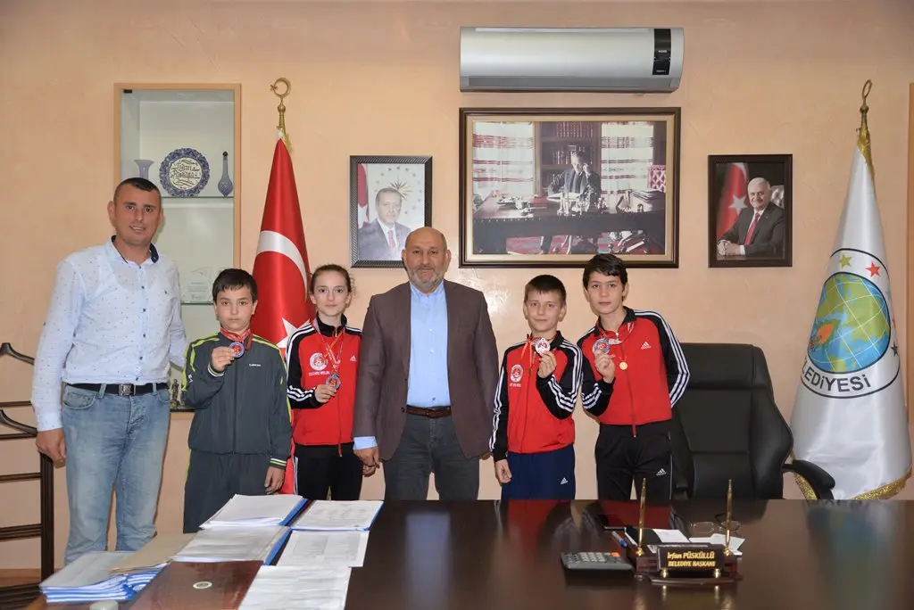 Haber: Başkan Püsküllü, Şampiyonları altınla ödüllendirdi - Öne Çıkan