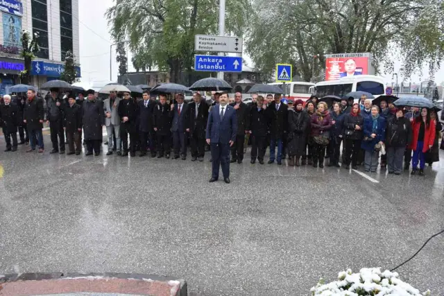 İlçe Milli Eğitim Müdürü Doğan Çelenk Koymaya Giderken Düştü