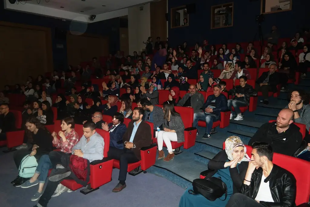 Haber: Oda Tiyatro'su Akm'de Boş Koltuk Bırakmadı - Galeri-3