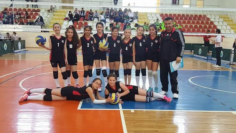 Haber: Hendek’te Mini Voleybol Senliği Yapıldı - Galeri-4