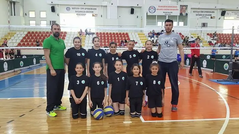 Haber: Hendek’te Mini Voleybol Senliği Yapıldı - Galeri-5